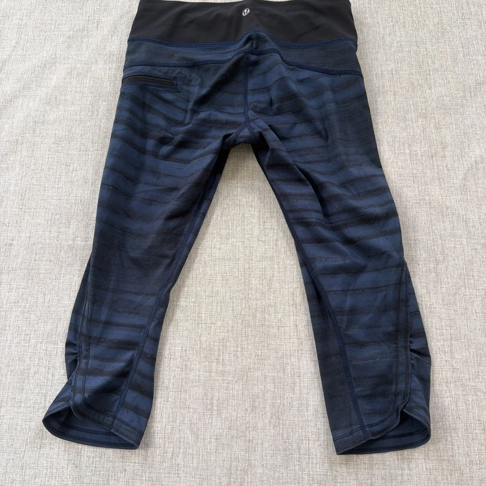 Lululemon Top Speed Crop Leggings Womens 4 Blue Black Athletic Running Gym